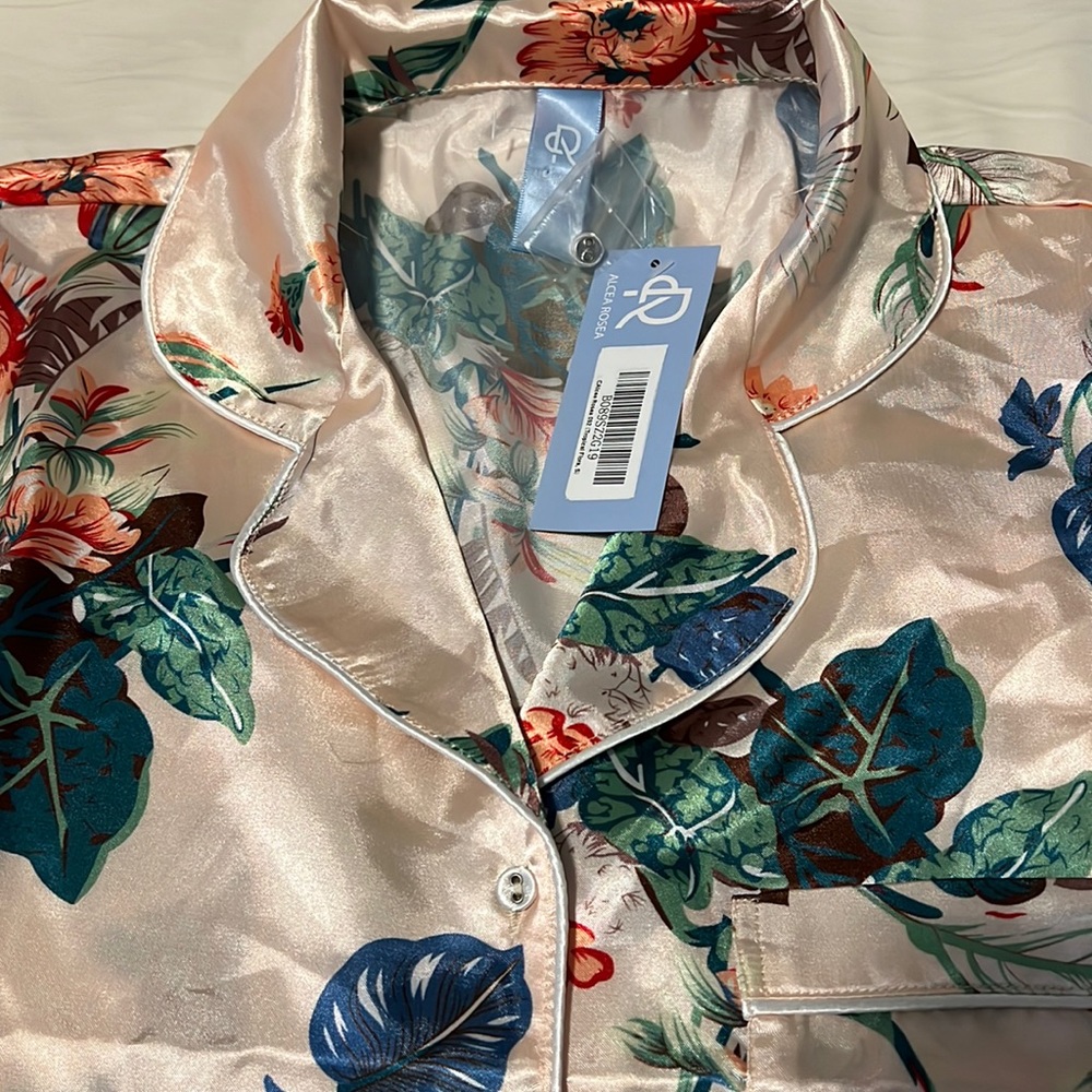 NWT ALCEA ROSEA tropical Flora sleep west, size small
